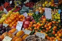 Obst- und Gemüsestand am Markt